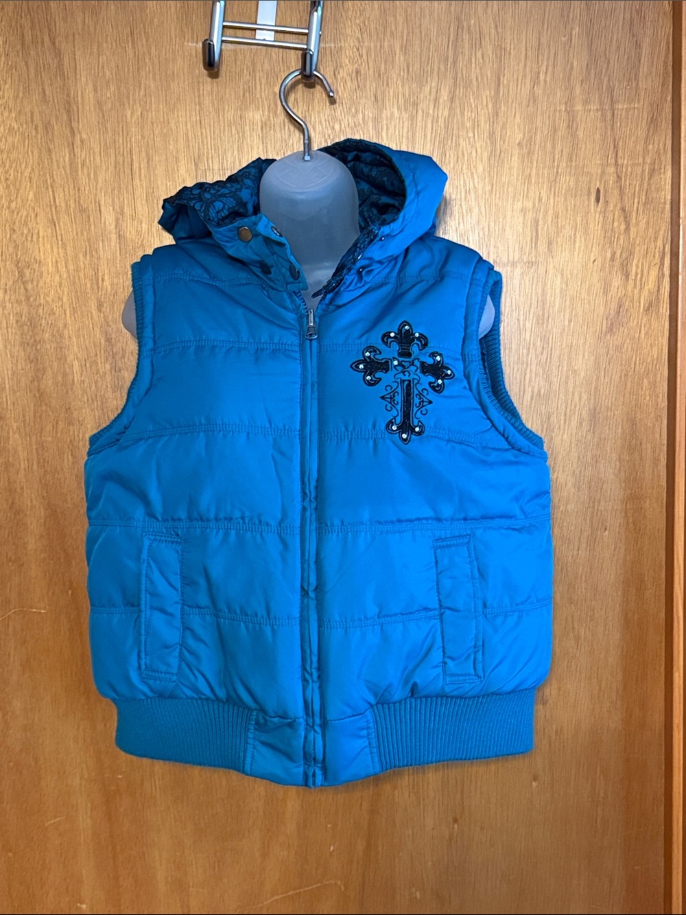 Vanity Reversible Hooded Puffer Vest with Embroidered Cross and Pockets Jrs XL